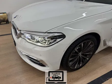 BMW튜닝 2018년식 G30 5시리즈 540i 크리스탈 기어봉 3종 및 애플카플레이 활성화