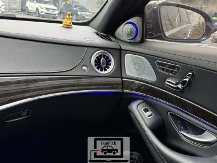 벤츠 14년식 W222 S클래스 S63AMG 송풍구 엠비언트 설치 작업