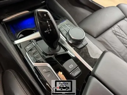BMW튜닝 2018년식 G30 5시리즈 540i 크리스탈 기어봉 3종 및 애플카플레이 활성화