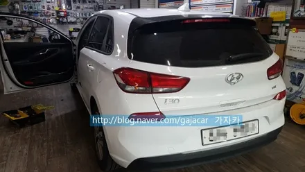 2018년 I30(PD) 차량 후방감지기 경보 장치기 설치 되어 있지 않아서 현대모비스 순정용품 4구 매립 후방경보기 설치 합니다. / 양천구 신월동