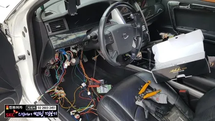 자동차 키가 필요없는 스타트버튼 원격시동경보기 르노삼성 SM7 차량에 설치 서울 도원텍 알리바바 경보기 전문 설치점 가자카 / 양천구 신월동