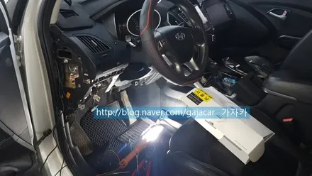 [ 투싼ix ] 키시동 차량을 최신 스마트키 리모컨 + 엔진스타트버튼 원격시동경보기 차량으로 업그레이드 튜닝 서울 양천구 가자카에서 설치합니다. / 양천구 신월동