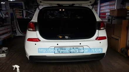 2018년 I30(PD) 차량 후방감지기 경보 장치기 설치 되어 있지 않아서 현대모비스 순정용품 4구 매립 후방경보기 설치 합니다. / 양천구 신월동