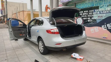 르노삼성 뉴sm3 안전 후진주차 필수품 이것만은 꼭 사고예방 후방경보기 4구 후방감지기 설치해 드렸습니다. / 양천구 신월동