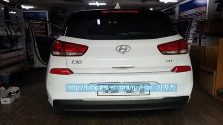 2018년 I30(PD) 차량 후방감지기 경보 장치기 설치 되어 있지 않아서 현대모비스 순정용품 4구 매립 후방경보기 설치 합니다. / 양천구 신월동