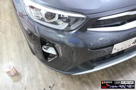기아 소형 SUV 스토닉(STONIC) 전방추돌 전방주차 안전장치 전방경보기 가자카에서 동호회 회원님들께 설치해 드리고 있습니다. / 양천구 신월동