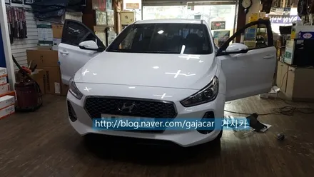 2018년 I30(PD) 차량 후방감지기 경보 장치기 설치 되어 있지 않아서 현대모비스 순정용품 4구 매립 후방경보기 설치 합니다. / 양천구 신월동