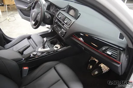 [랩핑-게라지후] 합리적인 가격으로 최상의 만족도를 - BMW 1시리즈 유광 카본 랩핑 / 금천구 시흥1동