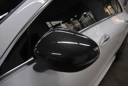 벤츠 CLA45AMG 리얼카본느낌의 미러랩핑과 순정하이그로시같은 루프스킨 / 금천구 시흥1동