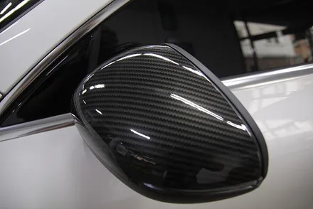 벤츠 CLA45AMG 리얼카본느낌의 미러랩핑과 순정하이그로시같은 루프스킨 / 금천구 시흥1동