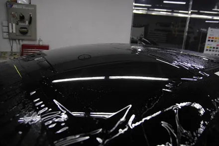 벤츠 CLA45AMG 리얼카본느낌의 미러랩핑과 순정하이그로시같은 루프스킨 / 금천구 시흥1동