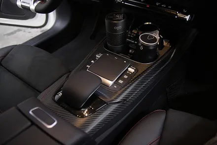 벤츠 CLA45AMG 리얼카본느낌의 미러랩핑과 순정하이그로시같은 루프스킨 / 금천구 시흥1동