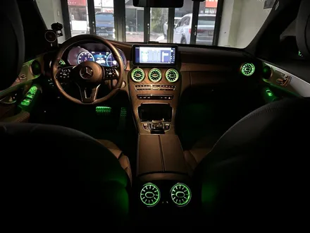 벤츠C클래스(W205)AMG - 송풍구엠비언트 교체로 더욱 멋스럽게 / 인천 서구
