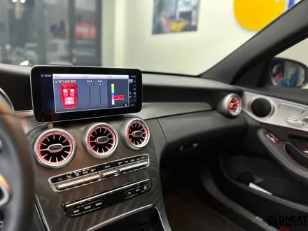 벤츠C클래스(W205)AMG - 송풍구엠비언트 교체로 더욱 멋스럽게 / 인천 서구