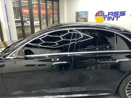 벤츠 S400D 차량에 어울리는 반사틴팅 글라스틴트 레이니블루 / 인천 서구