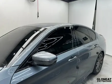 청라 BMW5시리즈 고광택블랙랩핑 크롬죽이기시공 / 인천 서구 청라동