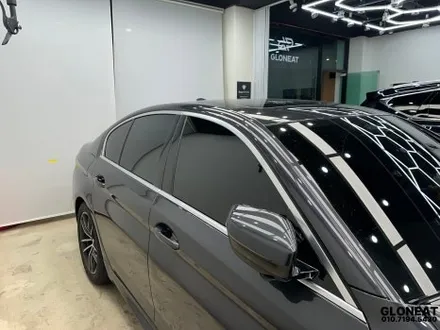 BMW 5시리즈 실내우드랩핑&크롬죽이기 시공 / 인천 서구 청라동