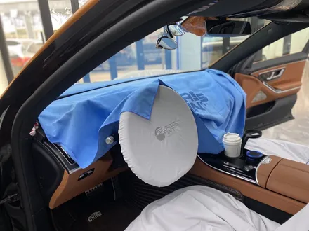 벤츠 S400D 차량에 어울리는 반사틴팅 글라스틴트 레이니블루 / 인천 서구