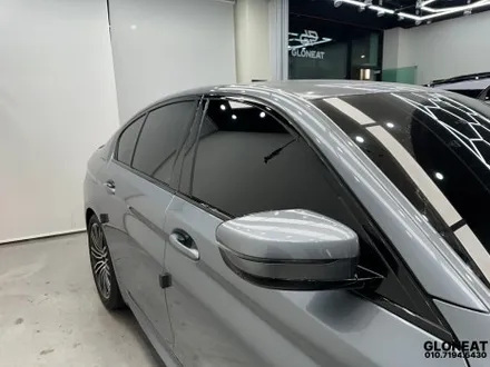 청라 BMW5시리즈 고광택블랙랩핑 크롬죽이기시공 / 인천 서구 청라동