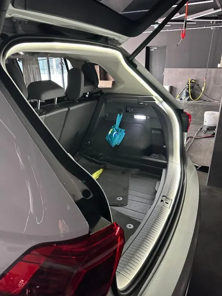 폭스바겐 티구안 식빵등 트렁크led 외기필터 설치 / 성남시 분당구 석운동