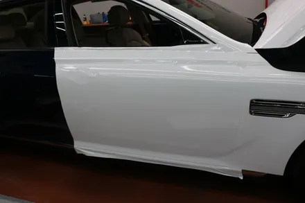 제네시스 G90 랩핑 에이버리슈프림 유광화이트 / 대구 달성군 화원읍