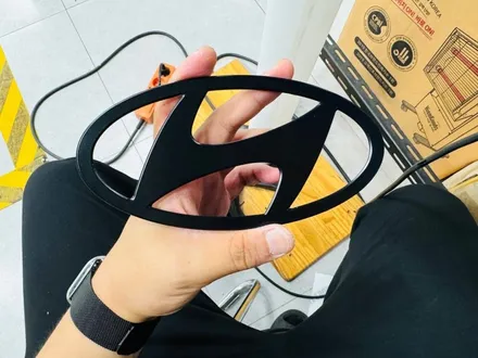🚗💥 현대 싼타페 엠블럼 랩핑 및 레터링 교체: 차량 디자인을 새롭게 변화시키는 방법 💫🎨 [고양/일산/파주 랩핑 이야기]🚖✨ / 고양 일산 덕양구