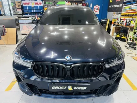 BMW 6GT 올블랙 완성: 윈도우 크롬 죽이기 & \'낮져밤이\' 변색 라이트 PPF 시공기 / 고양 일산 덕양구
