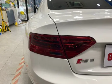 아우디 RS5 본넷 카본(PET필름) 랩핑, 디퓨저 포인트 랩핑, 후면라이트 스모그필름 시공 _ 서대문 랩핑 / 고양 일산 덕양구