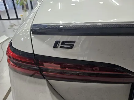 BMW I5 | 엠블럼 및 레터링 교체  | 고양랩핑/일산랩핑/파주랩핑/강서랩핑/은평랩핑 / 고양 일산 덕양구