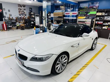 BMW Z4 | 루프스킨 PET랩핑, 사이드미러 랩핑, 엠블럼 교체 | 경기 고양 일산 고스트랩 / 고양 일산 덕양구