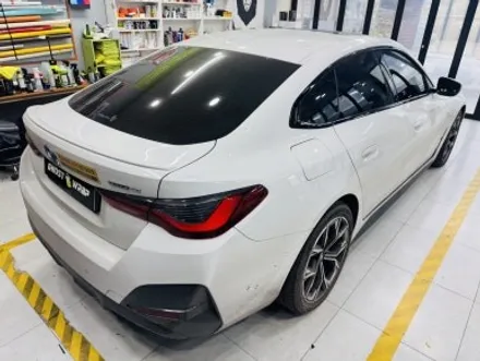 BMW i4, 뒷태에 \'블랙 아이라인\' 그렸더니? 일산 고스트랩 립스포일러 랩핑 후기 / 고양 일산 덕양구