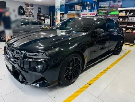BMW M5 휠랩핑 | 실버 휠 → 유광 블랙, 완전히 달라진 존재감 (고양시 고스트랩) / 고양 일산 덕양구