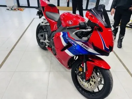 고양/파주/일산 오토바이 랩핑 전문 고스트랩 - CBR600RR 데칼 제거 및 사틴블랙 시공기 / 고양 일산 덕양구