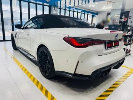 BMW M4, 사이드 스커트 랩핑으로 \'상처 커버\'와 \'간지\' 동시 잡기! (일산 고양 고스트랩) / 고양 일산 덕양구