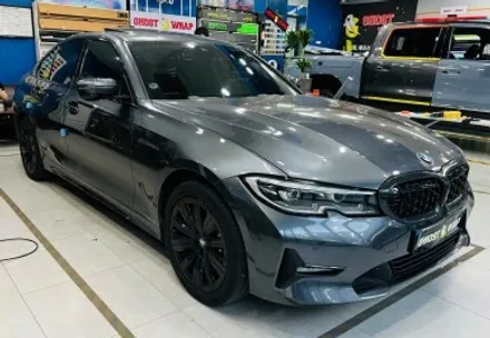 BMW 330e 크롬죽이기: 블랙 랩핑으로 완성된 다크한 매력 [고양/일산/파주 랩핑]🚖✨ / 고양 일산 덕양구