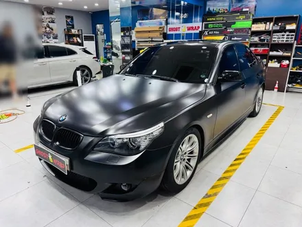 BMW E60 528i, 클래식의 품격을 다시 살려드립니다! 루프스킨랩핑 제거-> 전체랩핑 시공->라이트PPF 시공 (경기 고양 일산 랩핑샵에서) / 고양 일산 덕양구