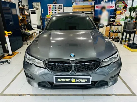 BMW 330e 크롬죽이기: 블랙 랩핑으로 완성된 다크한 매력 [고양/일산/파주 랩핑]🚖✨ / 고양 일산 덕양구
