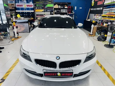 BMW Z4 | 루프스킨 PET랩핑, 사이드미러 랩핑, 엠블럼 교체 | 경기 고양 일산 고스트랩 / 고양 일산 덕양구