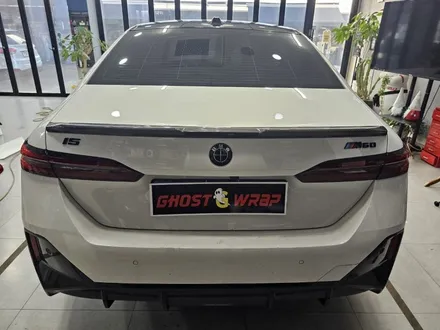 BMW I5 | 엠블럼 및 레터링 교체  | 고양랩핑/일산랩핑/파주랩핑/강서랩핑/은평랩핑 / 고양 일산 덕양구