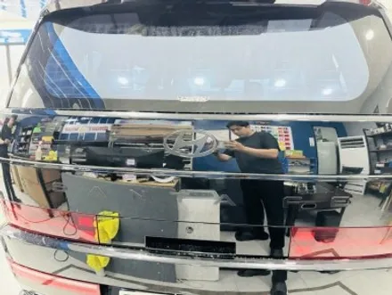 🚗💥 현대 싼타페 엠블럼 랩핑 및 레터링 교체: 차량 디자인을 새롭게 변화시키는 방법 💫🎨 [고양/일산/파주 랩핑 이야기]🚖✨ / 고양 일산 덕양구