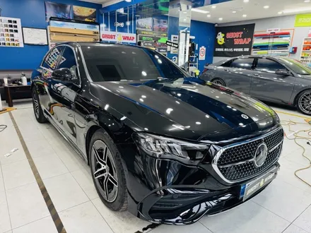 벤츠 E300 4MATIC 헤드라이트 PPF 시공 | 평소엔 투명, 빛 받으면 톤다운되는 변색 필름 / 고양 일산 덕양구