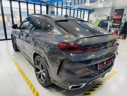 BMW X6, 차가 완전히 달라졌어요! 전체 랩핑 제거  +석회물 제거 +사틴 블랙 랩핑 재시공+ 유리막 코팅(고양 일산 파주 랩핑샵에서 만나요) / 고양 일산 덕양구