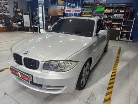 BMW 120D 쿠페 |  윈도우몰딩 크롬 삭제 + 블랙 루프스킨!  크롬 OUT, 블랙으로 완성! | 고양랩핑/일산랩핑/파주랩핑/강서랩핑/은평랩핑 / 고양 일산 덕양구