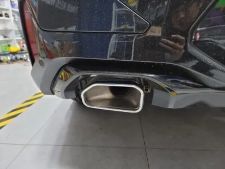 [서대문구 랩핑샵] BMW X4 배기구 팁 유광블랙랩핑 및 엠블럼 무광블랙도색 / 고양 일산 덕양구