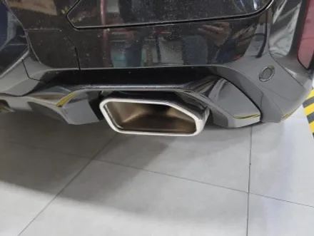 [서대문구 랩핑샵] BMW X4 배기구 팁 유광블랙랩핑 및 엠블럼 무광블랙도색 / 고양 일산 덕양구