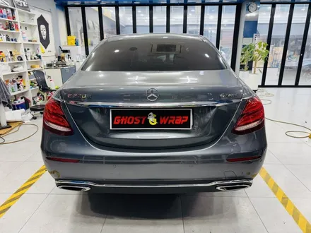 벤츠 E220D, 후면 라이트 톤다운으로 더욱 고급스러워진 스타일 (고양랩핑샵) / 고양 일산 덕양구