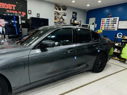 BMW 330e 크롬죽이기: 블랙 랩핑으로 완성된 다크한 매력 [고양/일산/파주 랩핑]🚖✨ / 고양 일산 덕양구