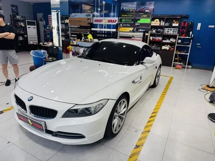 BMW Z4 | 루프스킨 PET랩핑, 사이드미러 랩핑, 엠블럼 교체 | 경기 고양 일산 고스트랩 / 고양 일산 덕양구