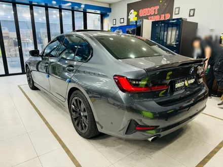 BMW 330e 크롬죽이기: 블랙 랩핑으로 완성된 다크한 매력 [고양/일산/파주 랩핑]🚖✨ / 고양 일산 덕양구