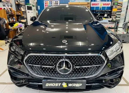 벤츠 E300 4MATIC 헤드라이트 PPF 시공 | 평소엔 투명, 빛 받으면 톤다운되는 변색 필름 / 고양 일산 덕양구